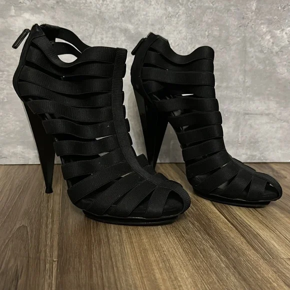 Gucci Isadora Elastic Cage Black Bootie 39.5 - Picture 2 of 8